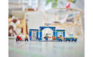 60370 | LEGO® City Police Station Chase