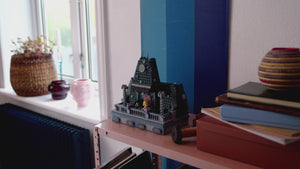 76781 | LEGO® Wednesday & Enid's Dorm Room